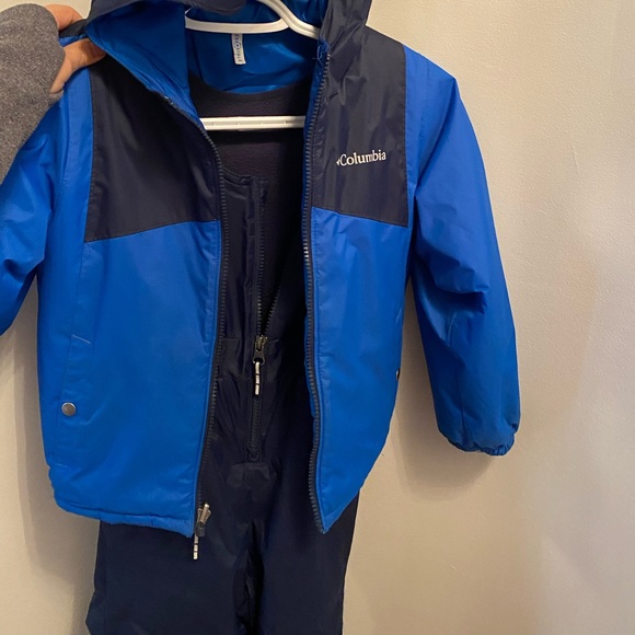 Boys’ Columbia Reversibly Jacket & Bib Snow-pant - Picture 2 of 7